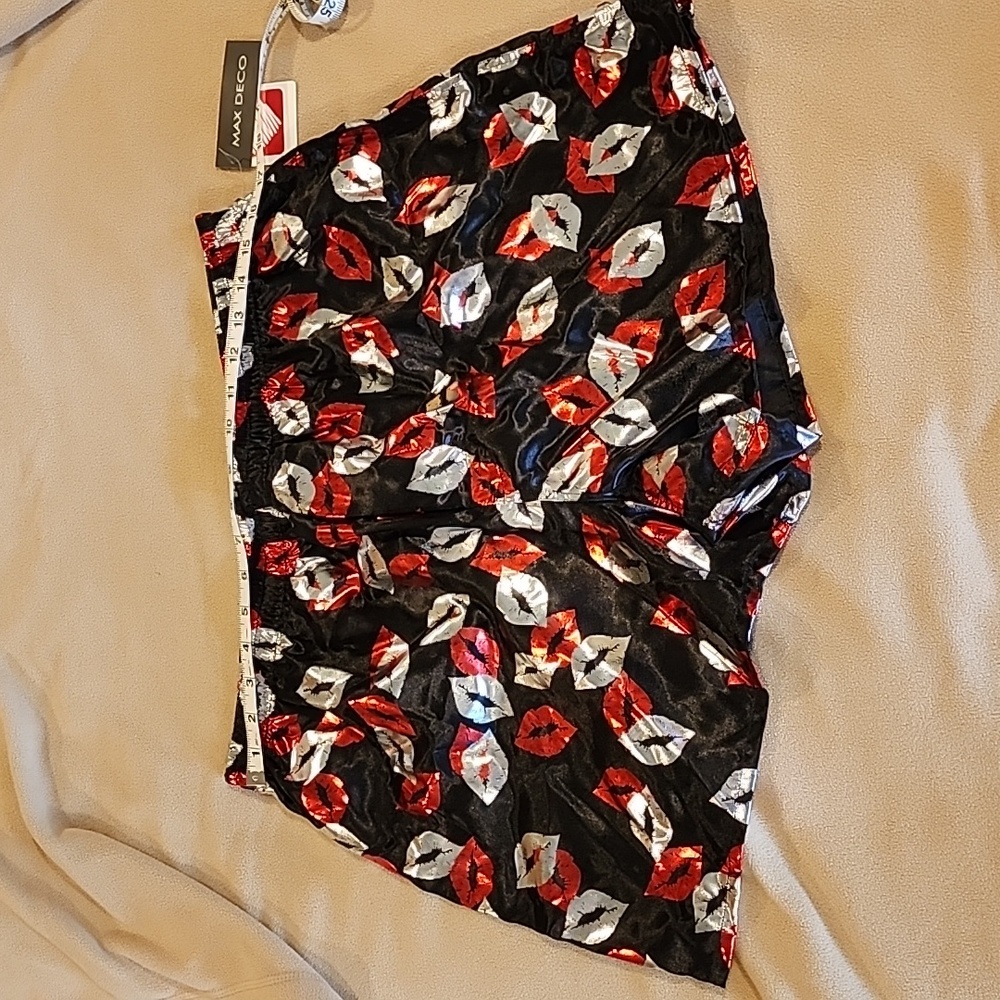 BNWT Silky Boxers with lips